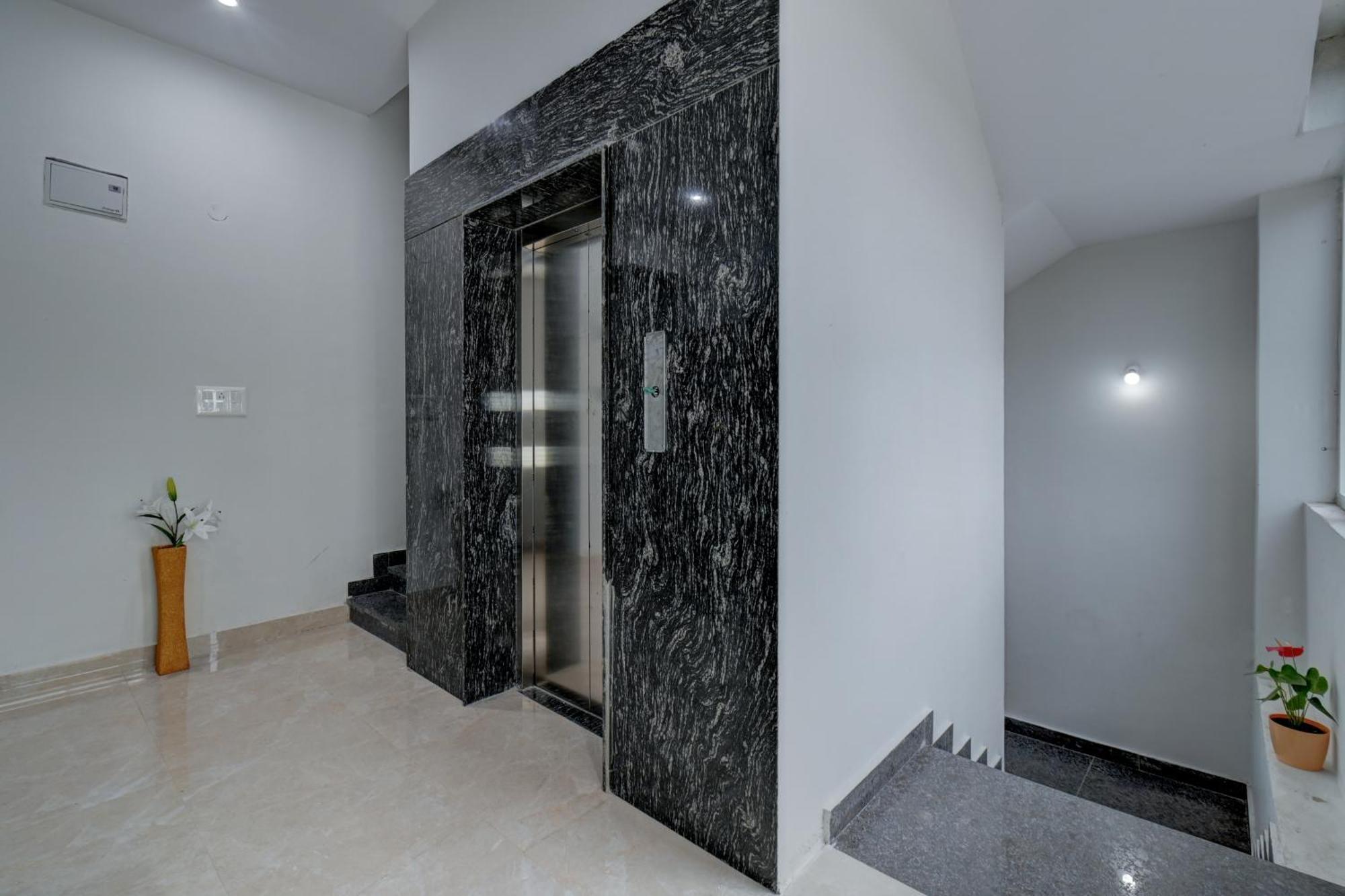Hotel Cloud 9 Luxury Stay 迈索尔 外观 照片